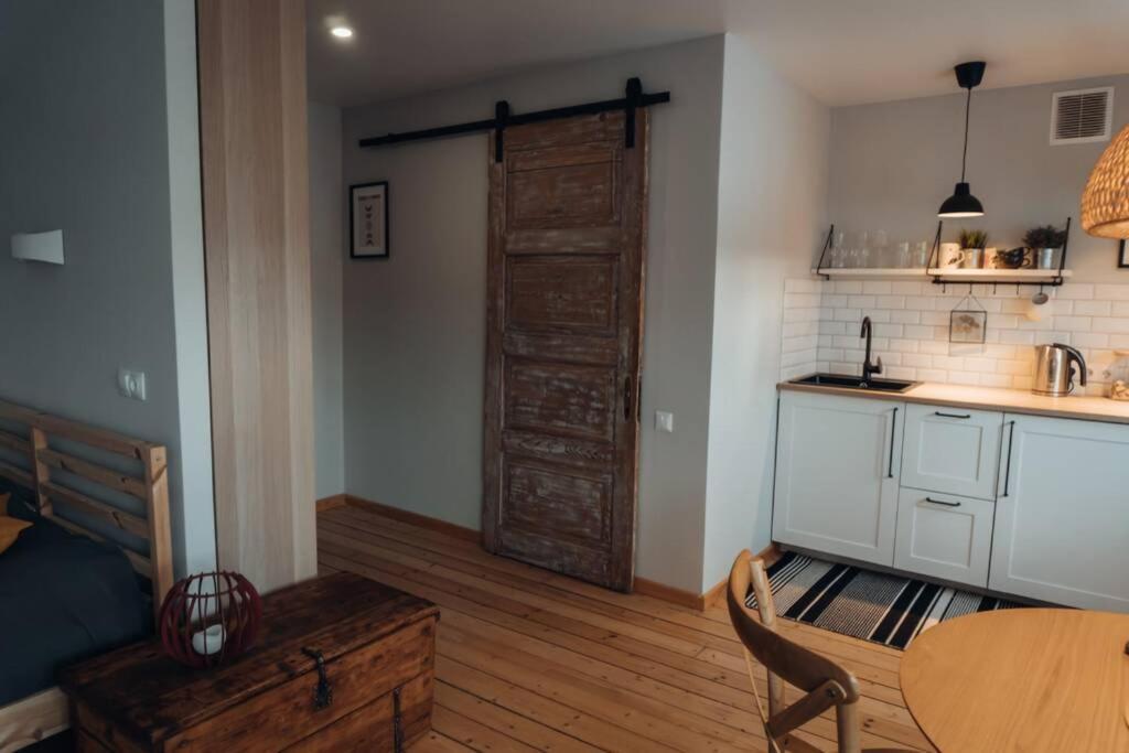 Teatra Street Apartment Балви Екстериор снимка