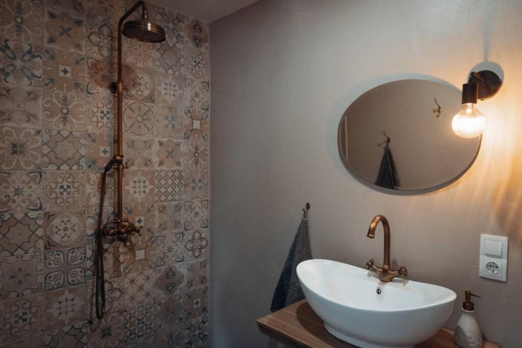 Teatra Street Apartment Балви Екстериор снимка